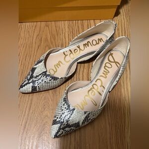 Sam Edelman Rodney Snake print flat Size 7M with Box